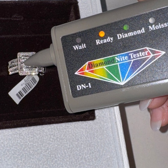 10k Solid Gold Real Certified Natural Diamond Engagement Wedding Ring for Men - Picture 5 of 5